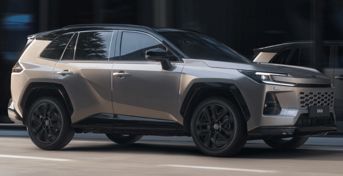 Découvrez pourquoi la voiture la plus vendue au monde en 2025 n’est ni électrique ni une Tesla, mais un SUV hybride qui séduit par son équilibre et sa polyvalence.