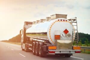 Tanker,truck,carrying,flammable,lng,and,crude,oil,materials,on