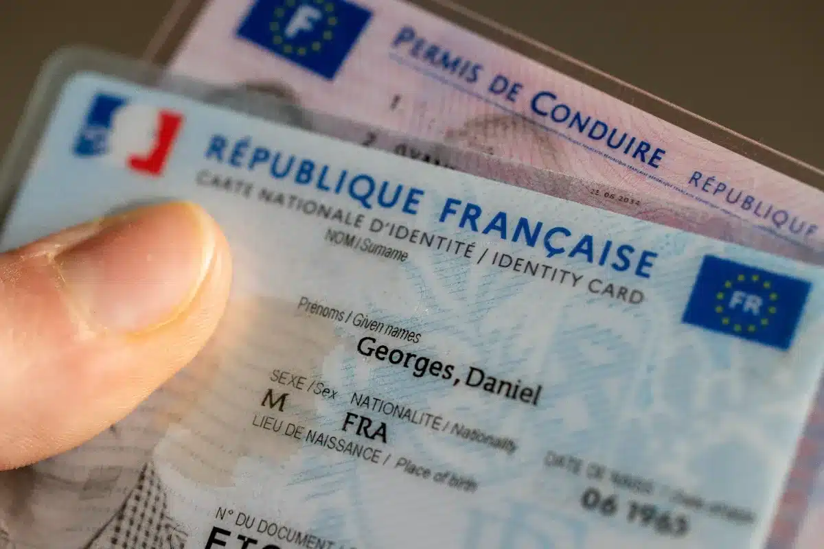 Oubliez la carte plastique dans le portefeuille : votre permis de conduire entre dans France Identité en moins de 2 minutes désormais