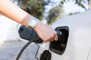 batterie-electrique-charge-geely-byd