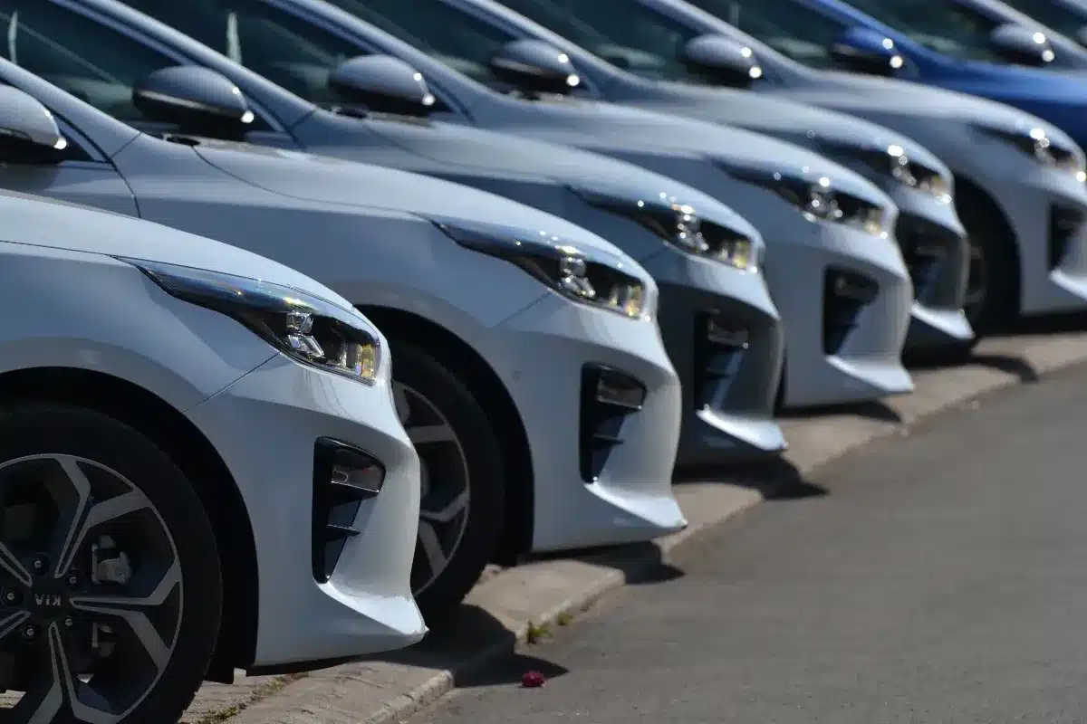 Pourquoi Stellantis ressuscite le moteur diesel que l'Europe voulait tuer, et ce que ça change pour les automobilistes qui hésitent encore