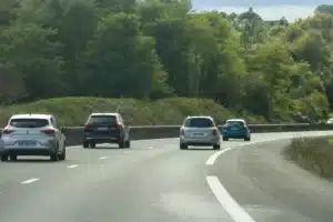 « Je ne savais même pas que je le faisais » : ce que les gendarmes appellent une voiture chewing-gum, et pourquoi ça les inquiète