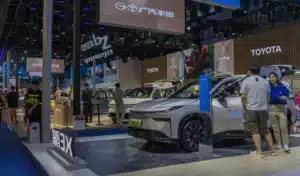 Après seulement 2 ans, des milliers de voitures électriques chinoises finissent à la casse : les mécaniciens refusent même de les réparer