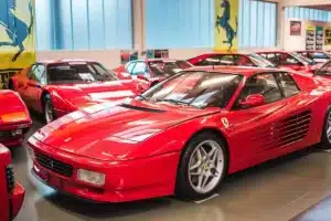 À 93 ans, il vend ses 30 Ferrari, Alfa Romeo et Lancia d'un coup : « une œuvre de toute une vie » bradée selon les collectionneurs