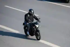 Pourquoi certains motards paient des centaines d'euros d'impôts en trop depuis des années : cette option méconnue change tout en 2026