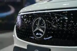 Retour en arrière ou coup de génie ? Mercedes réintroduit les boutons physiques