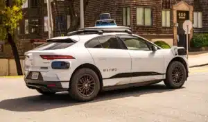 Aux États-Unis, les taxis autonomes s'arrêtent en pleine route sans raison : les passagers piégés racontent « on ne se sent pas en sécurité avec autant de circulation »