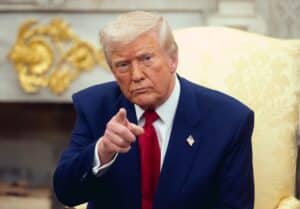 Donald Trump relance la guerre commerciale avec l'Europe et s'attaque au marché de l'automobile