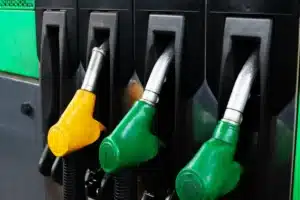Ce que beaucoup de conducteurs découvrent trop tard après un passage en station : les pompes étaient inversées, des dizaines de voitures en panne