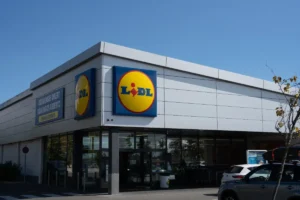 Il laisse sa voiture sur le parking d'un Lidl le temps d'un week-end : à son retour, une amende de 500€ l'attend