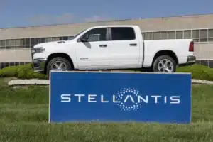 Stellantis injecte un milliard d'euros dans Mulhouse pour l'électrique : les syndicats veulent y croire, les salariés restent prudents