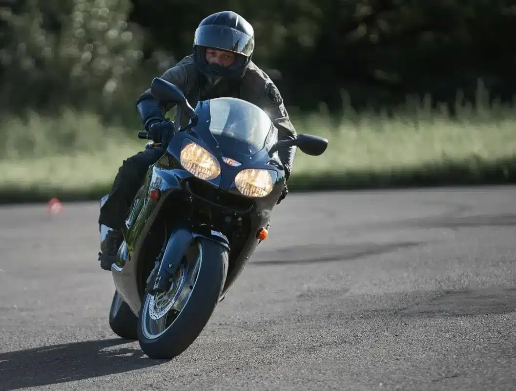 Vous perdez du temps au péage ? La solution que les motards ignorent encore
