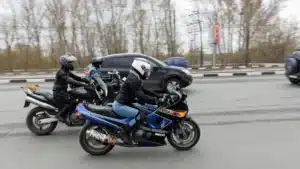Un motard sur trois avoue rouler au-dessus des limites : « Je n'ai pas de limites, je roule comme un fou »
