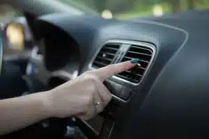 Pas de climatisation dans votre voiture : ces astuces peuvent faire baisser la température de 10 degrés