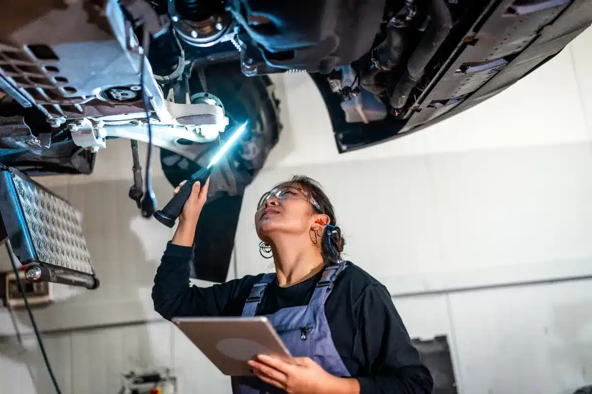 Mauvaise nouvelle pour les automobilistes : le contrôle technique s'est durcit en juin et votre véhicule pourrait ne plus passer aussi facilement