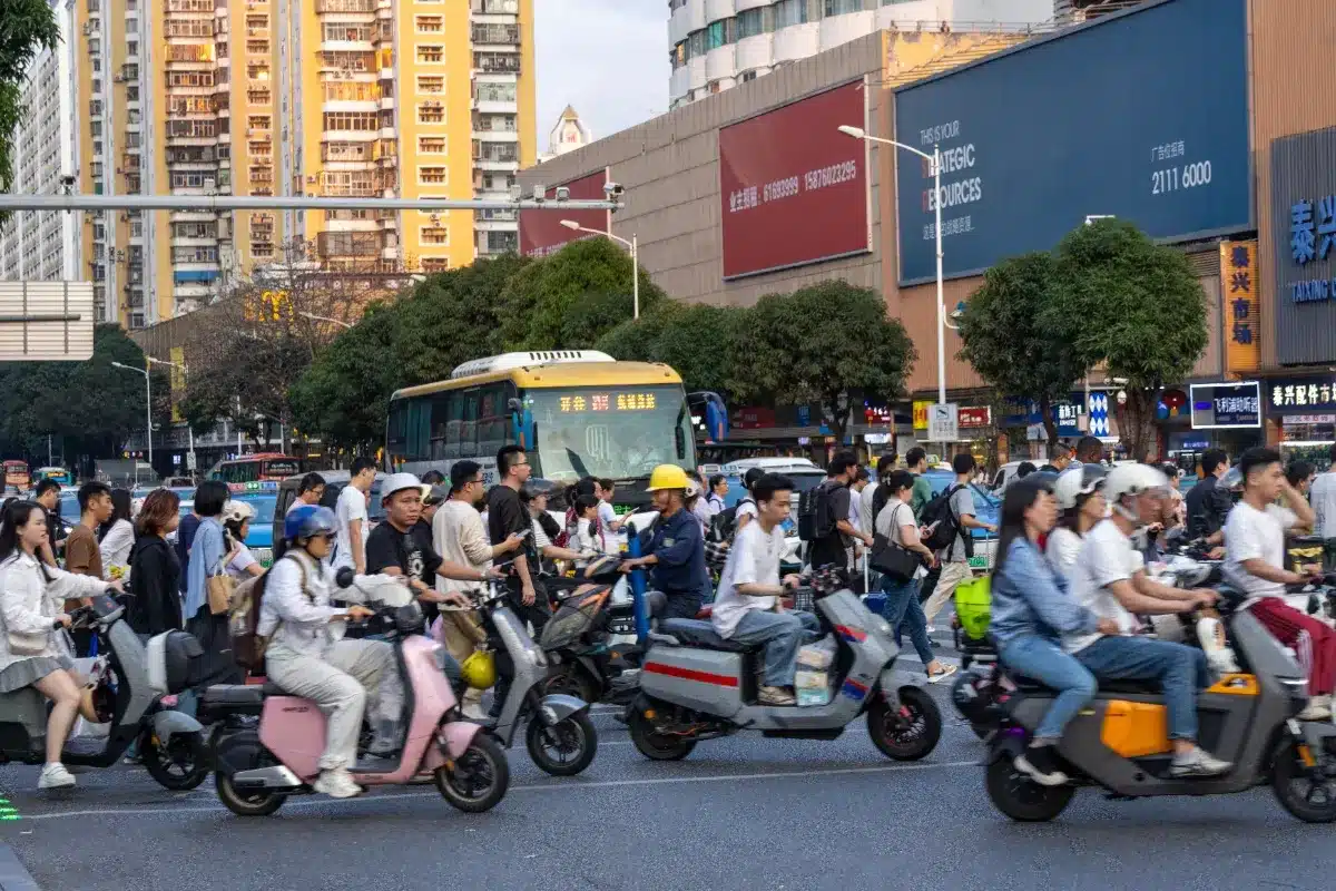 Des batteries de voitures électriques disparaissent des centres de recyclage en Chine : elles réapparaissent dans des scooters trafiqués vendus par milliers