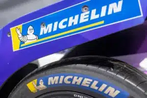 "Nous avons 5 ou 6 ans d'avance sur les Chinois" : Michelin teste ses pneus dans les conditions de l'extrême en Espagne