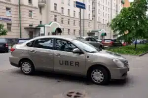 Ça y est, les robotaxis Uber débarquent aux portes de la France : ce pays voisin les accueille avant nous