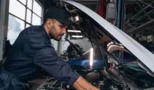 Votre garagiste peut légalement refuser de toucher à votre voiture E85 ? La réponse va surprendre