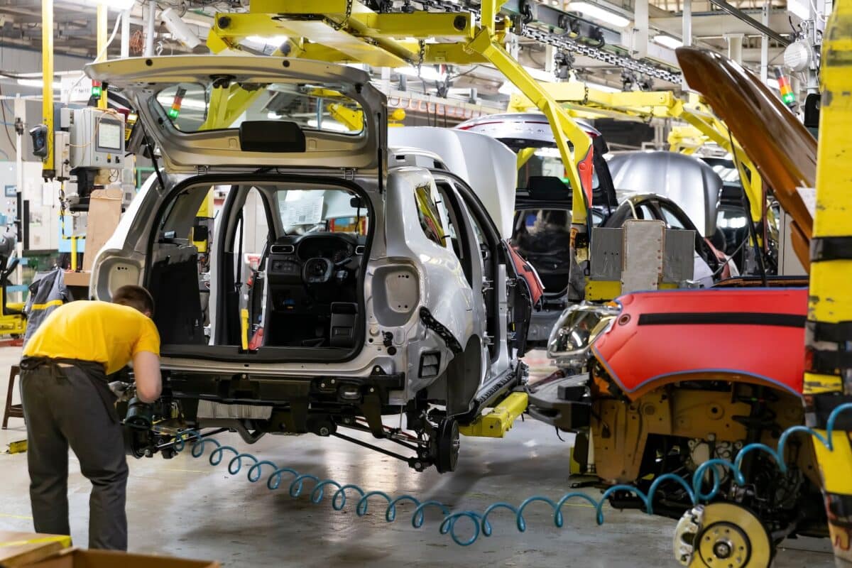 Usines automobiles françaises : la canicule retarde vos livraisons Peugeot et Renault