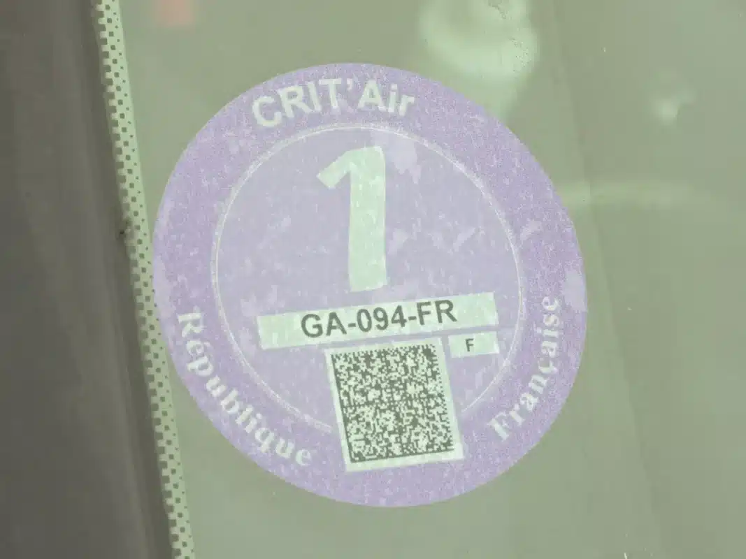 Faut-il encore acheter la vignette Crit'Air pour rouler à Paris et dans la petite couronne ?