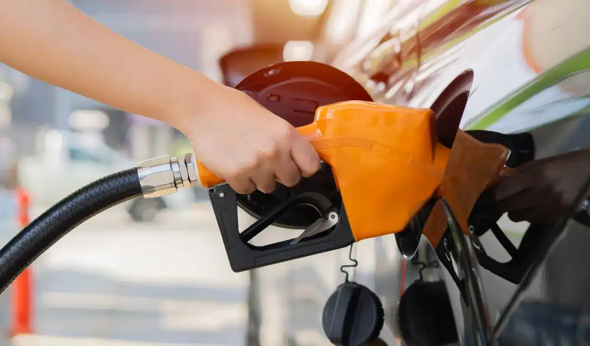 Mauvaise nouvelle pour les automobilistes : les recettes fiscales sur les carburants chutent de 80 millions en 6 mois, et c'est vous qui pourriez compenser