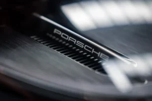 Mauvaise nouvelle pour les salariés de Porsche : la prime légendaire de millier d'euros par an, c'est terminé