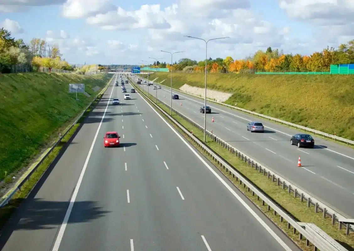 Pourquoi beaucoup de conducteurs français ignorent cette règle routière à l'étranger : les amendes dépassent 500€ dans certains pays