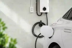 Pour 0,33 €/kWh partout en France, ENGIE Vianeo casse les prix de la recharge