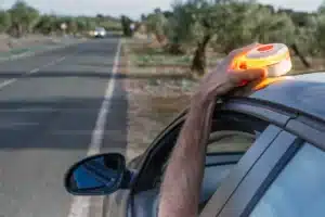 Mauvaise nouvelle pour les automobilistes français qui partent en Espagne cet été : cet équipement oublié peut coûter jusqu'à 200€ d'amende