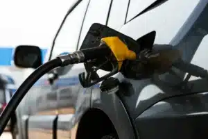 Mauvaise nouvelle pour les automobilistes : les prix à la pompe repartent à la hausse, portés par les tensions au Moyen-Orient
