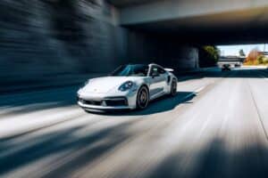 Porsche supprime 5 000 postes : restructuration massive après des résultats catastrophiques