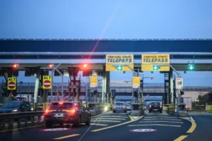 Adieu les barrières de péage sur autoroute : sans télépéage, les amendes peuvent atteindre 344€ et les automobilistes tombent des nues