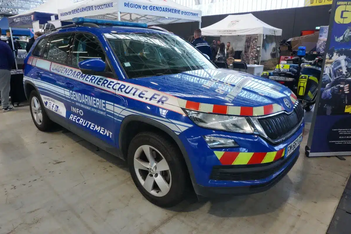 Choc dans les rangs, la Gendarmerie tire la sonnette d’alarme : ses véhicules se détériorent et la sécurité est menacée