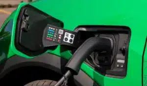 L'électrique explose et cette voiture observe ses meilleures ventes en juillet : voici le classement officiel des meilleures ventes en 2026