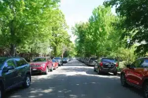 Votre voiture est garée depuis plus de 7 jours au même endroit : voici ce que la mairie peut légalement faire sans vous prévenir