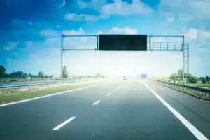 Fini le 130 km/h sur autoroute : ces autoroutes passent à la vitesse supérieur avec une limitation à 150km/h