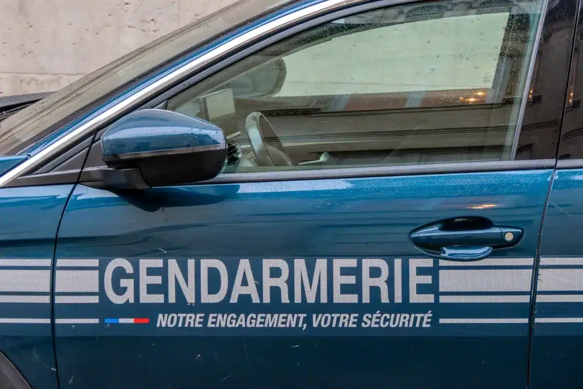 « Je me suis fait verbaliser sans comprendre pourquoi » : la liste des véhicules désormais prioritaires sur la route que peu de conducteurs connaissent