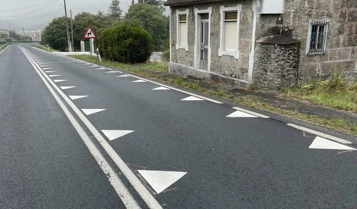 « Je ne savais même pas que ça existait » : ce nouveau marquage en dents de scie sur les routes piège déjà des milliers de conducteurs