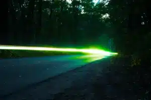 La Malaisie a substitué les lampadaires par des routes phosphorescentes, jusqu'à l'apparition d'un grave problème
