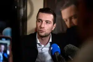 Le RN annonce 15 centimes de plus sur le carburant en 2028 à cause de l'UE : ce qu'ils oublient de préciser change tout