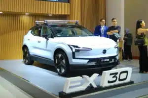 Volvo EX30 : les deux équipements que les clients réclamaient depuis le lancement arrivent enfin, et l'un d'eux surprend tout le monde