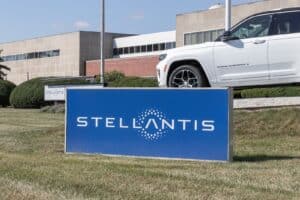 stellantis-arnaud-belloni-prend-renes-fiat-lancia-abarth