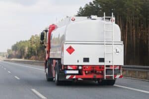 Pénurie de carburant : un arrêté autorise la livraison des camions citernes le dimanche