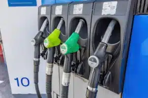 « J'ai cru économiser 60 € par plein » : il a mis de l'E85 sauvage dans son réservoir, les mécaniciens expliquent pourquoi c'est une bombe à retardement