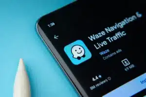 J'ai reconfiguré Waze avec ces 5 astuces après 3 ans d'utilisation : je gagne 20 minutes par trajet et je ne reviens plus en arrière