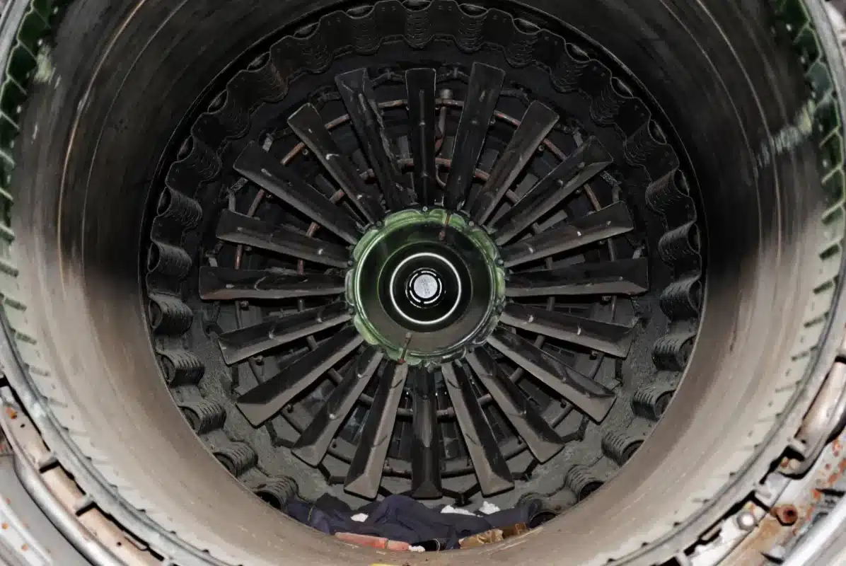 Michelin dévoile un pneu sans air et indestructible, mais aucun garagiste ne peut encore le monter sur votre voiture : voici pourquoi