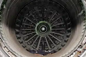 Michelin dévoile un pneu sans air et indestructible, mais aucun garagiste ne peut encore le monter sur votre voiture : voici pourquoi