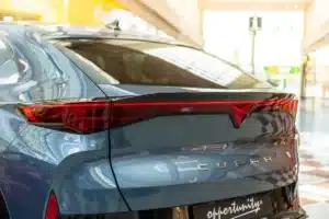 Pourquoi CUPRA a choisi Drago Malfoy plutôt qu'une star du sport pour sa nouvelle pub, les fans d'Harry Potter réagissent